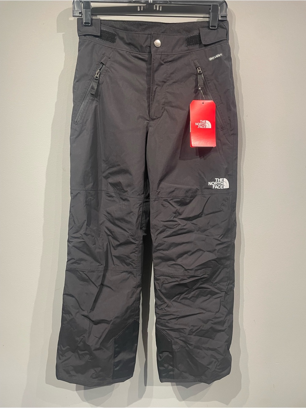 New with tagThe North Face Black Kids Snow Pants with Red Tag size M 10-12 years